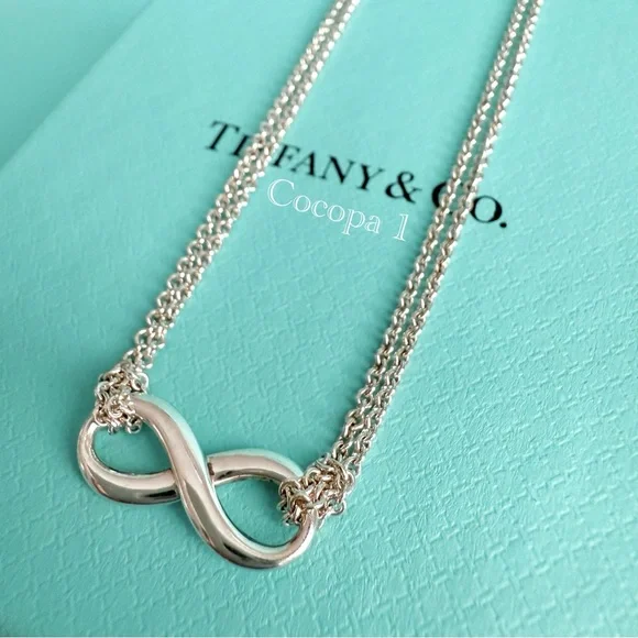 ❤️ Tiffany & Co. ❤️ Infinity Pendant 🤍 - Picture 3 of 12